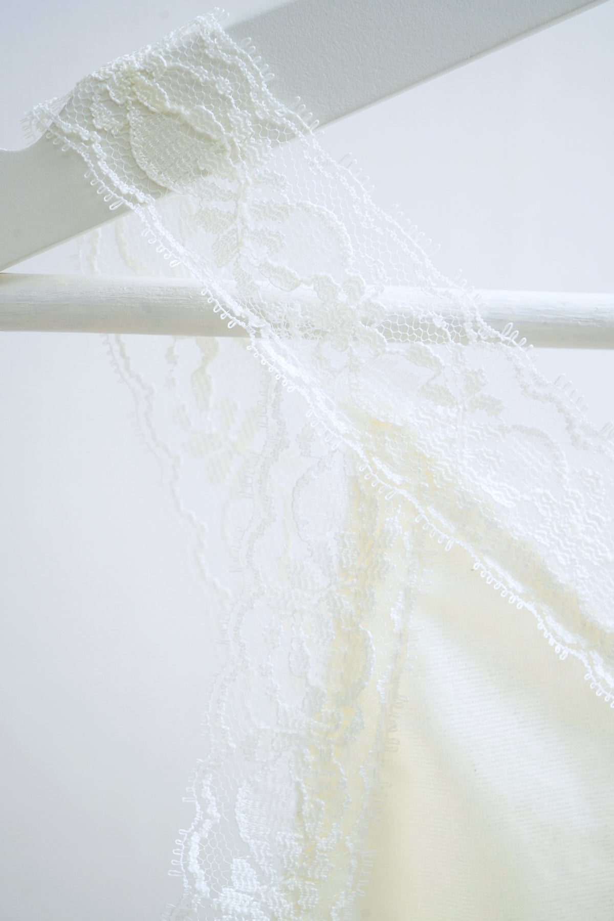 Cream Velvet V-Neck Lace-Trimmed Camisole