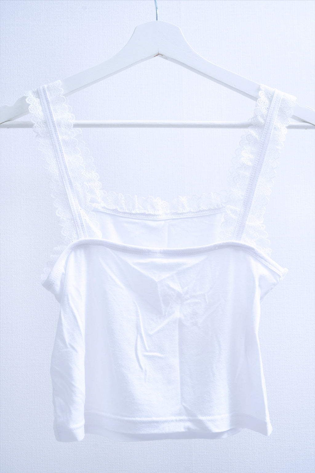 Delicate Scallop Lace Trimmed Square Neck Cami (White/Black)