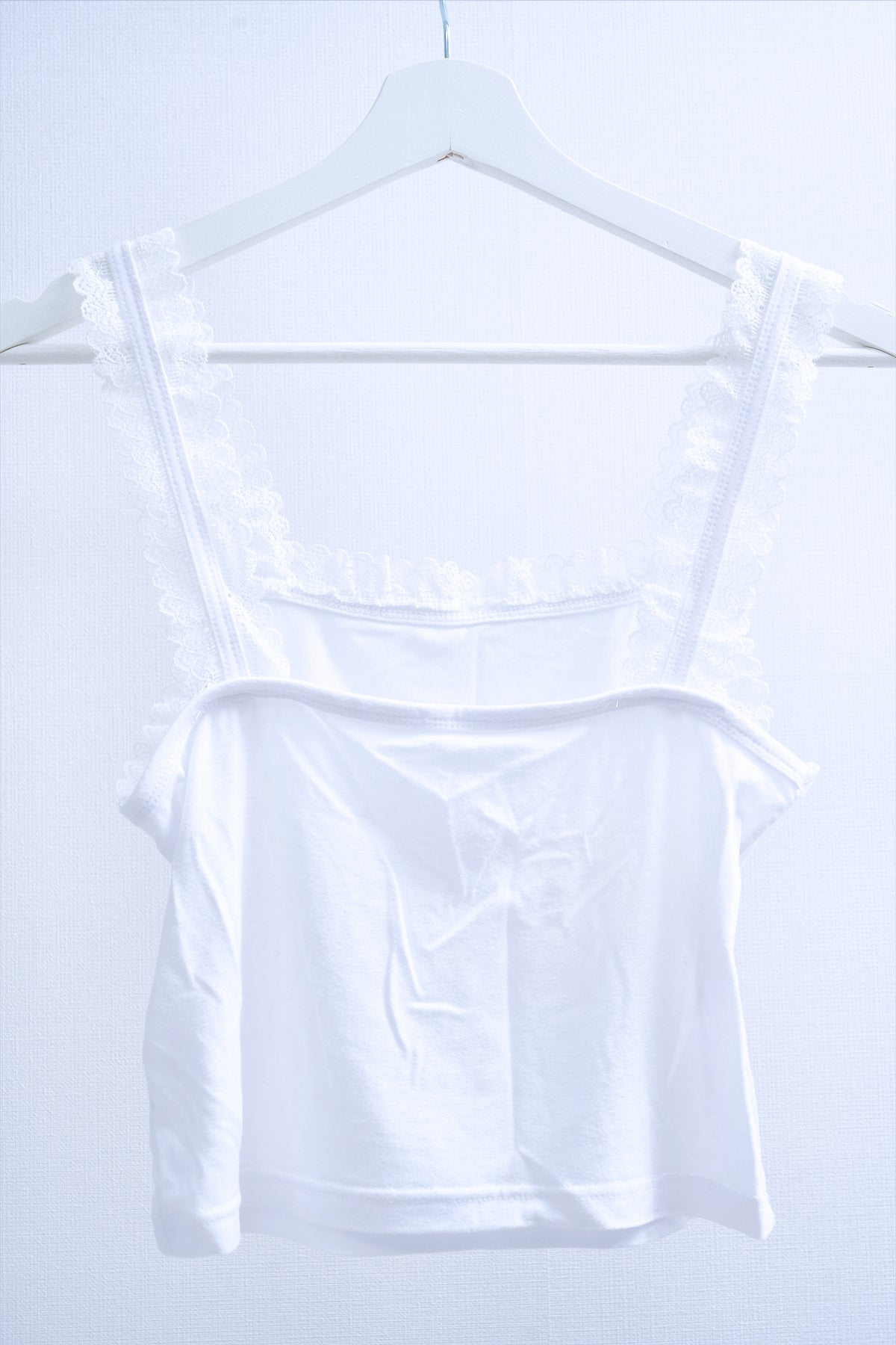 Delicate Scallop Lace Trimmed Square Neck Cami (White/Black)