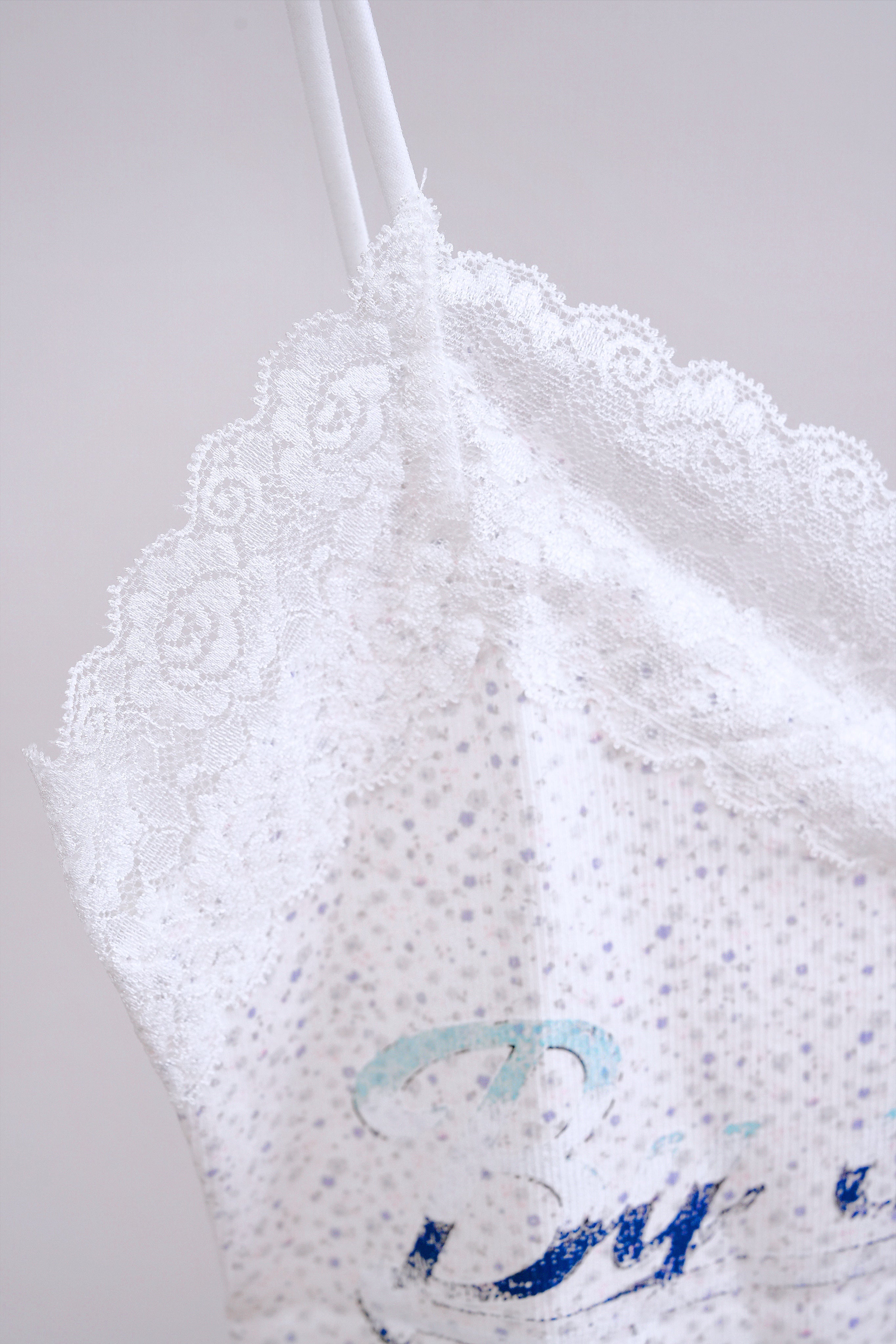 Y2K Graphic Print Lace Cami (White)