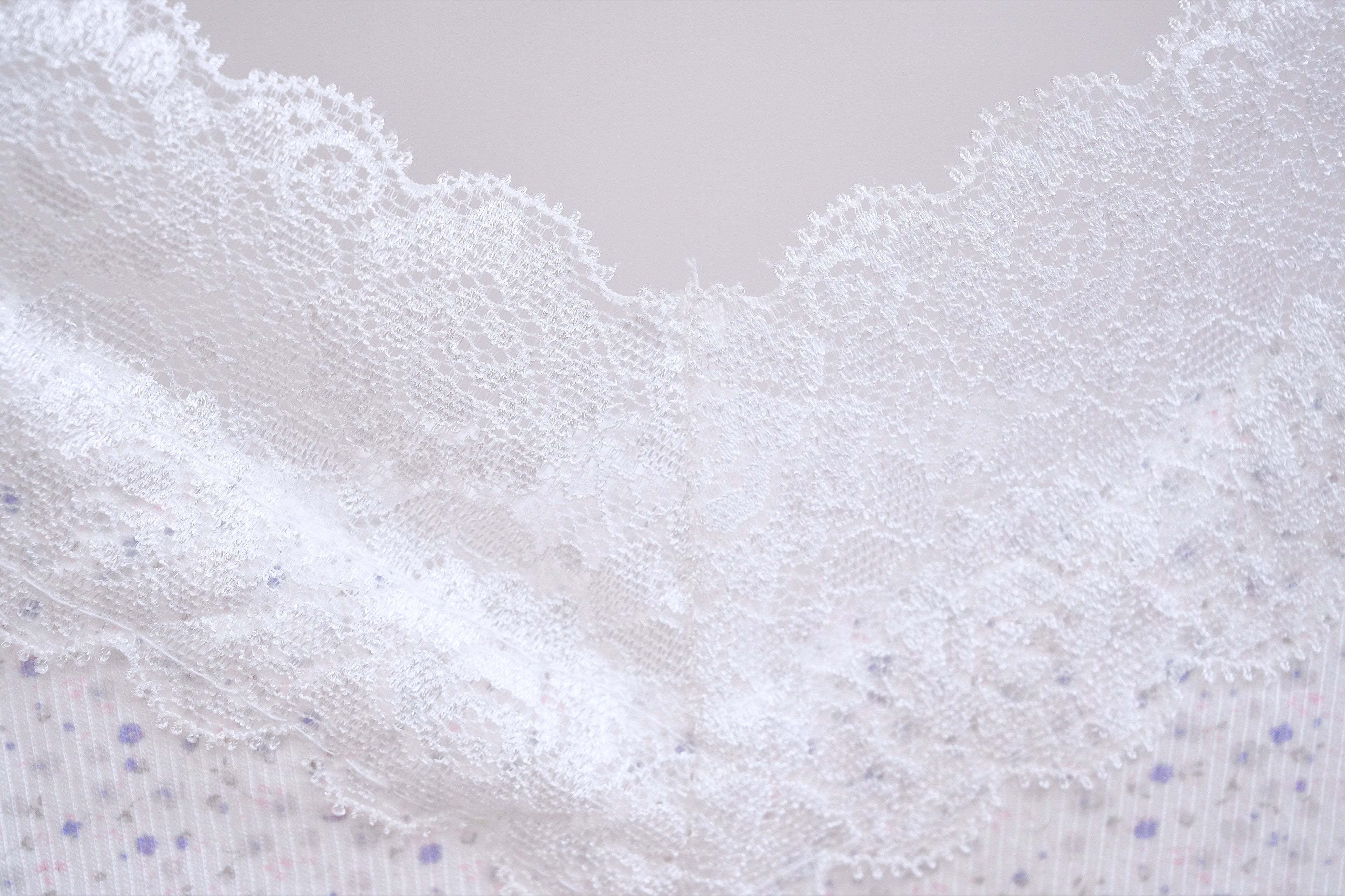 Y2K Graphic Print Lace Cami (White)
