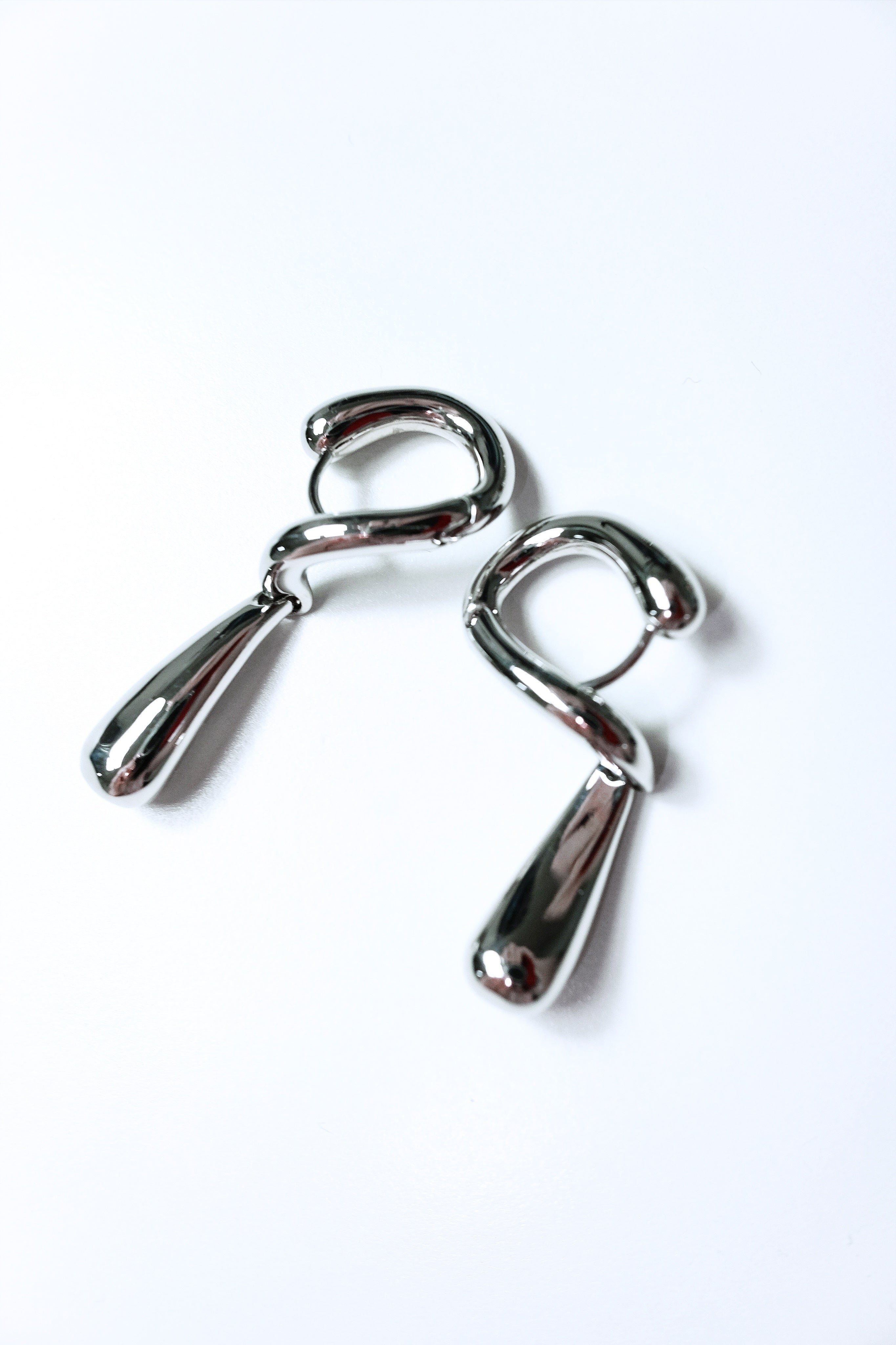 Metalic teardrop twist earrings